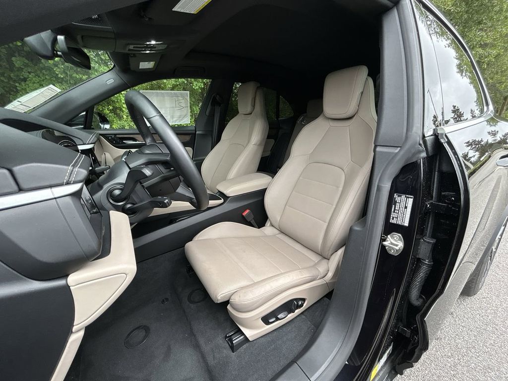 2024 Porsche Macan Electric 4 photo 13