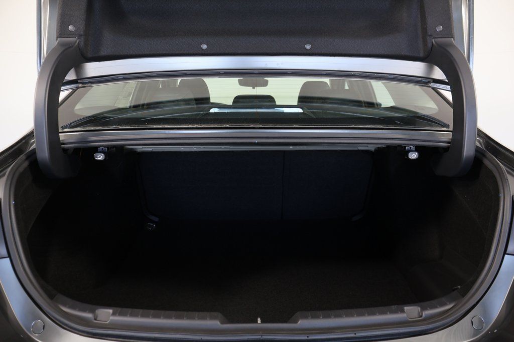 2025 Mazda Mazda3 2.5 s Preferred photo 8
