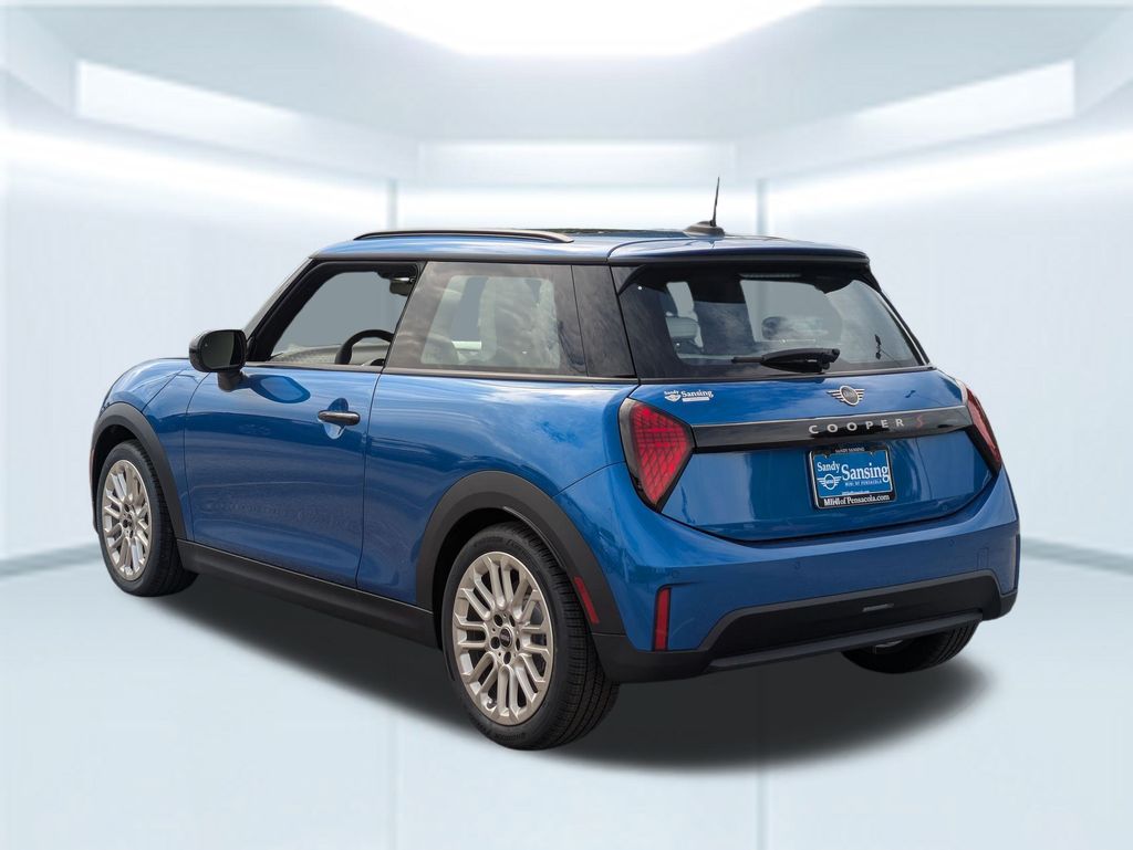 2025 Mini Cooper 2 Door Hardtop Signature photo 3
