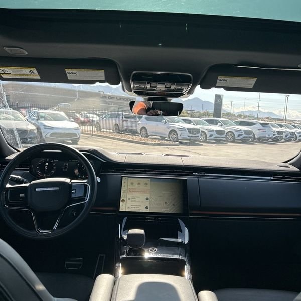 2024 Land Rover Range Rover Sport SE photo 3