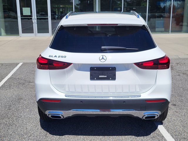 2025 Mercedes Benz GLA 250 photo 3