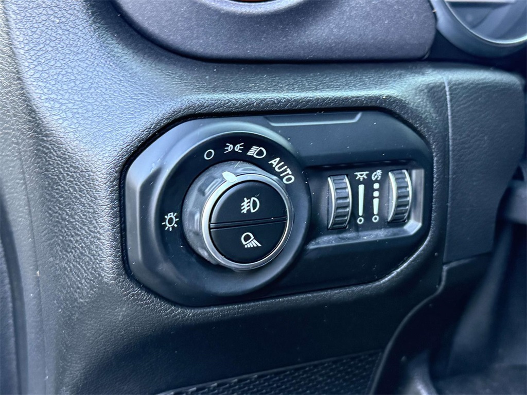 2021 Jeep Gladiator Mojave photo 26