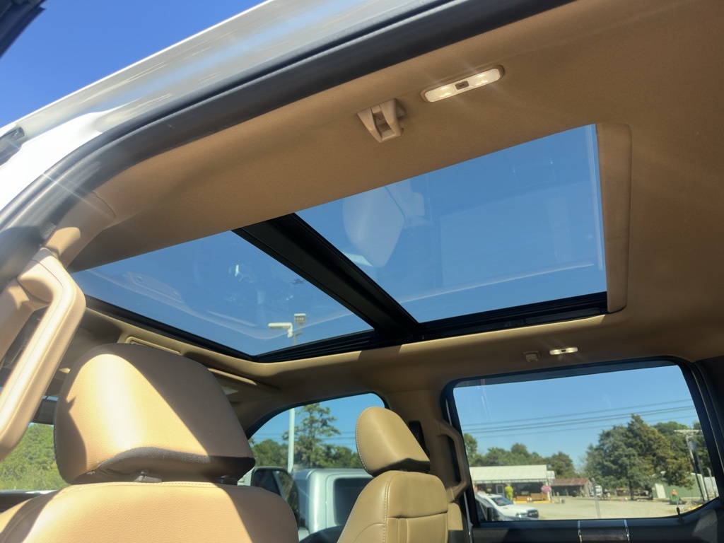 2022 Ford F-250 Lariat photo 3