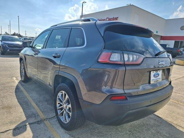 2019 Jeep Cherokee Latitude photo 2