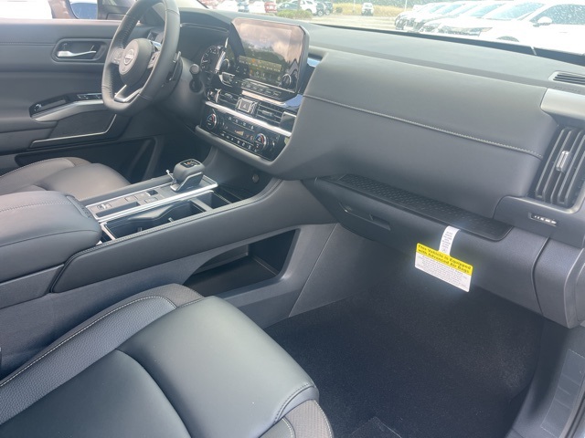 2025 Nissan Pathfinder SL photo 20