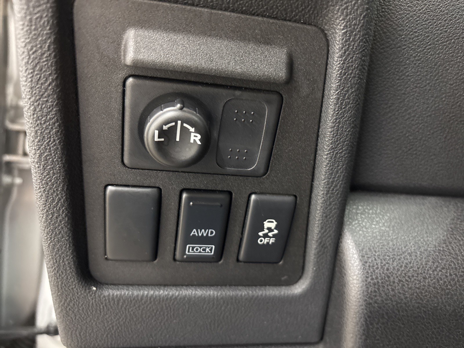 2014 Nissan Rogue Select S photo 8