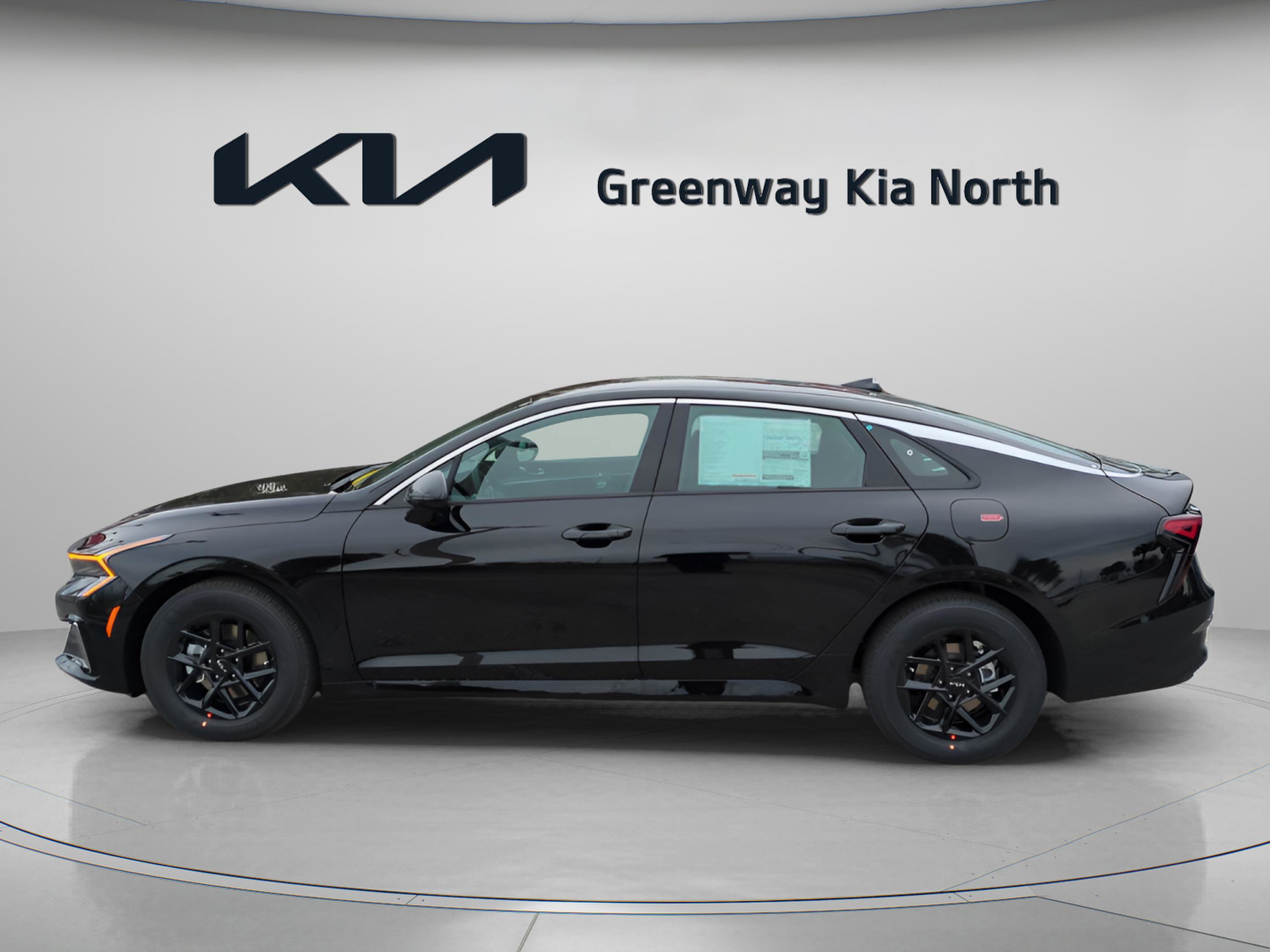 2025 Kia K5 LXS photo 4