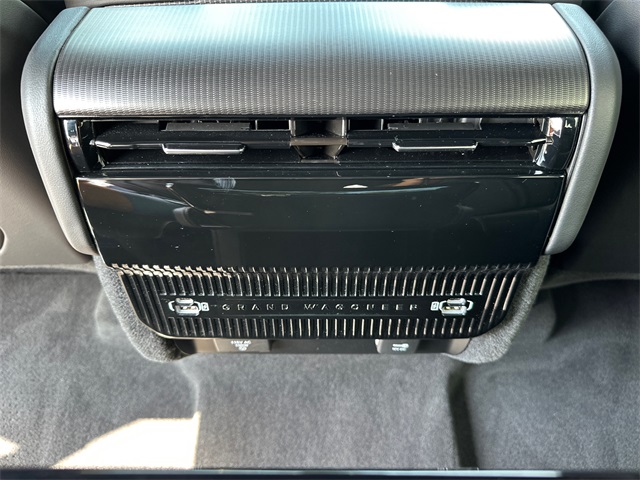 2024 Jeep Grand Wagoneer II photo 15
