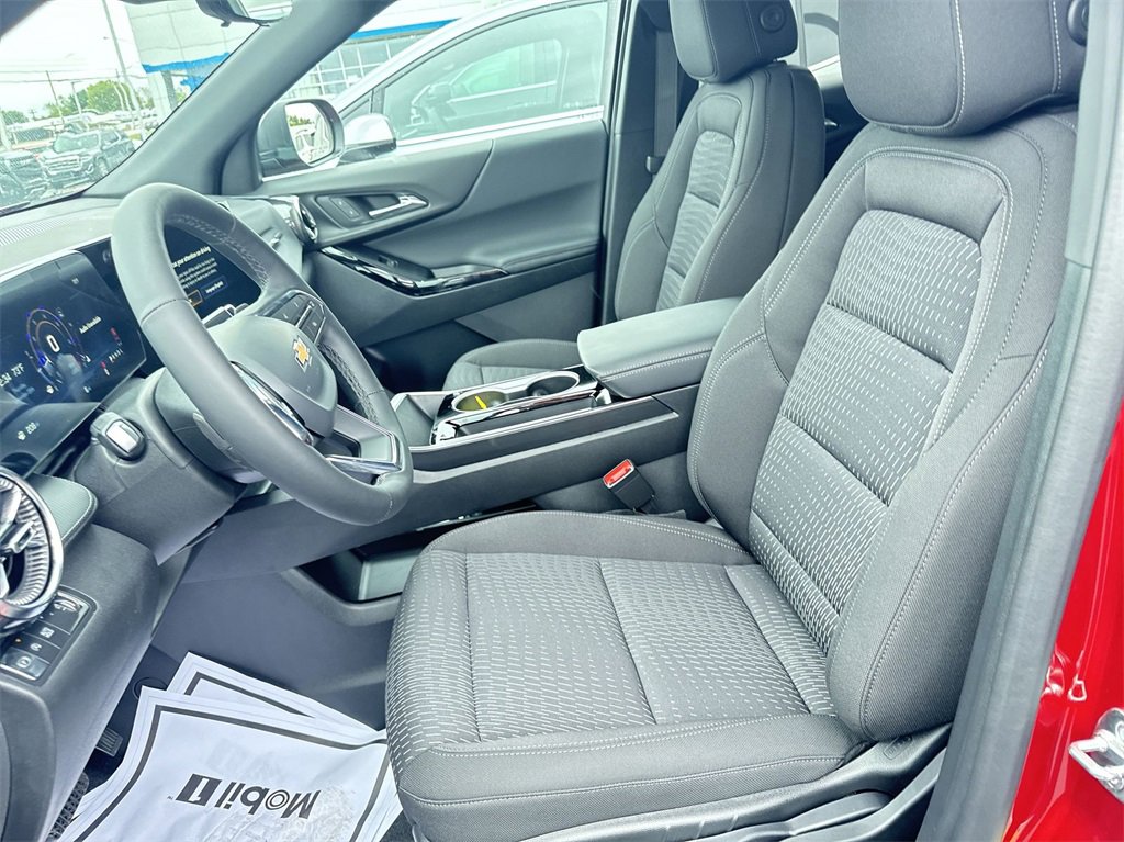 2025 Chevrolet Equinox LT photo 17
