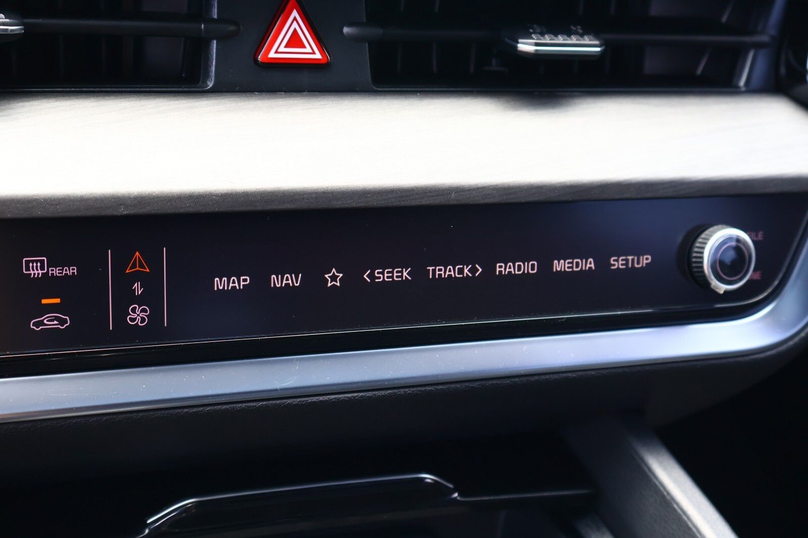 2024 Kia Sportage Plug-In Hybrid X-Line photo 3