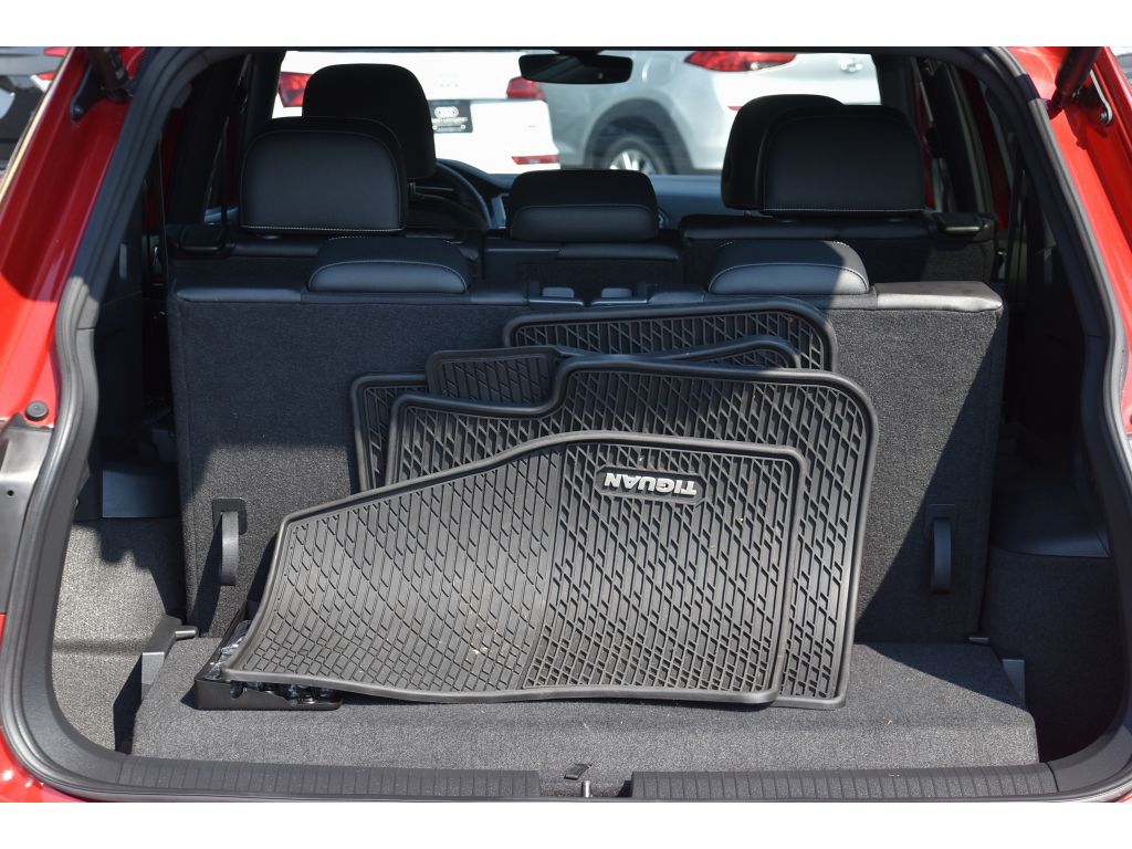 2024 Volkswagen Tiguan SE R-Line Black photo 22