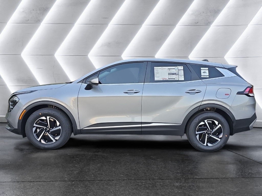 2025 Kia Sportage Hybrid LX photo 2