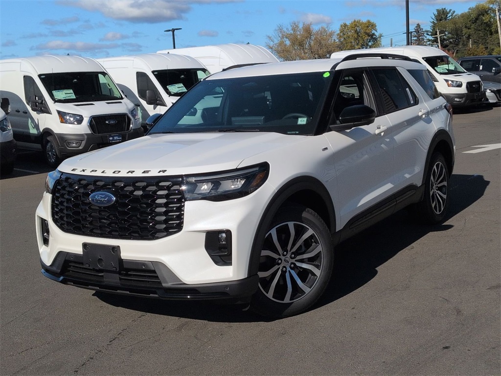 2026 Ford Explorer ST-LINE's photo