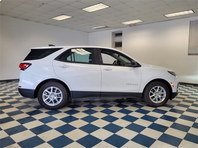 2022 Chevrolet Equinox LS photo 13