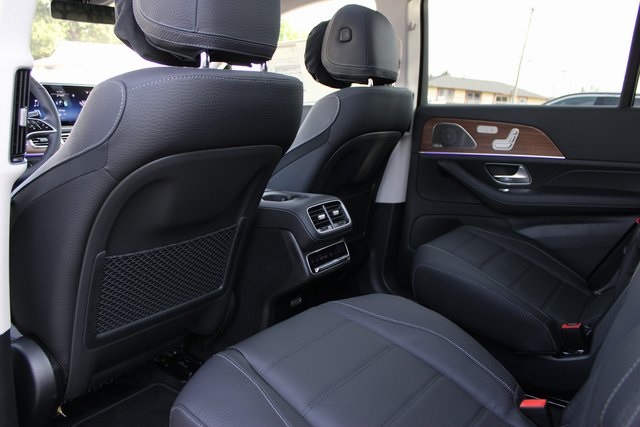 2026 Mercedes Benz GLS 450 4MATIC photo 33