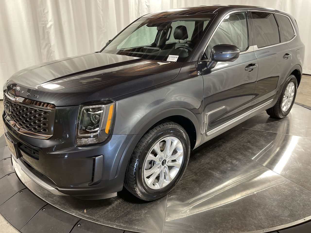 2020 Kia Telluride LX's photo