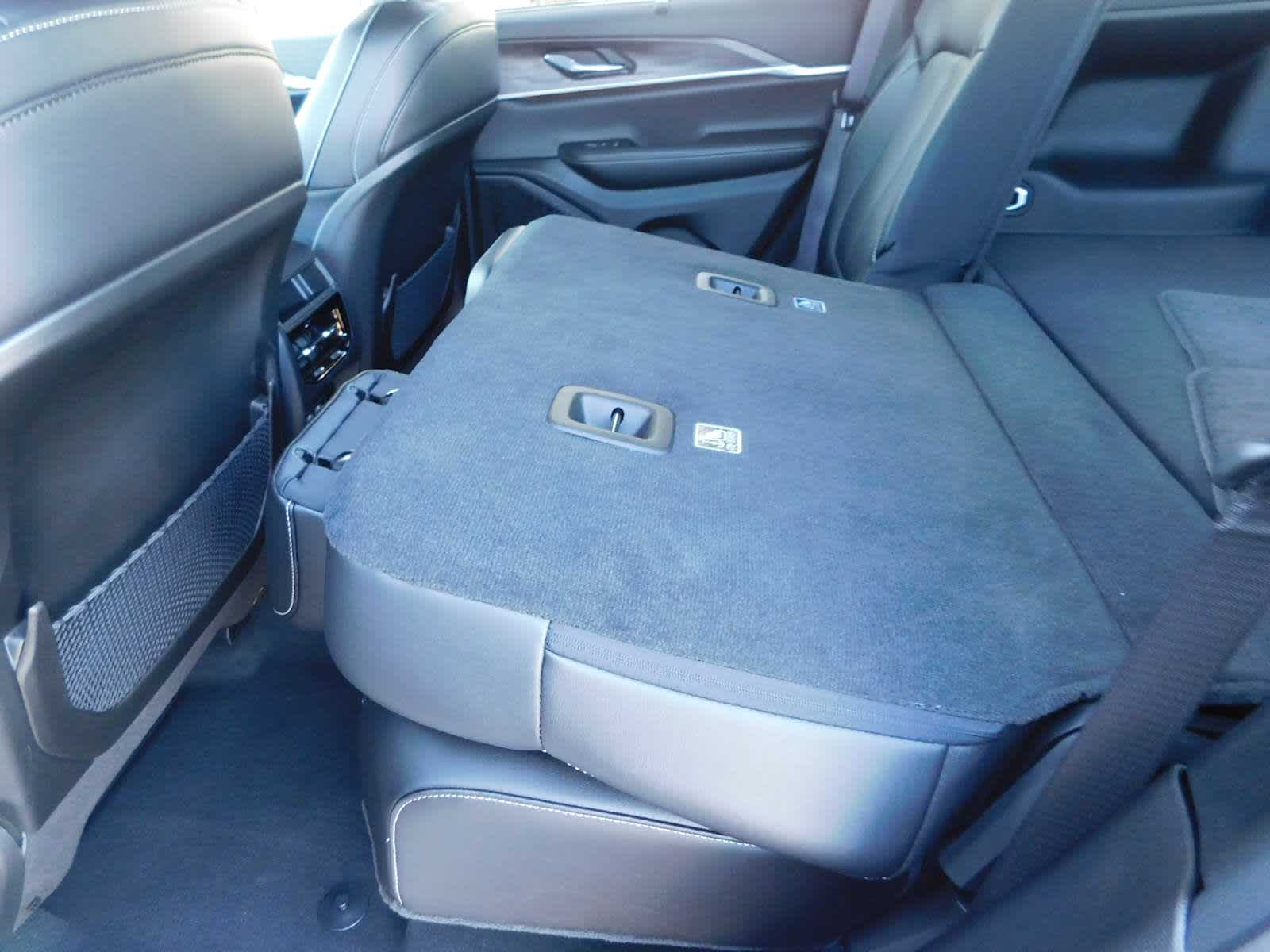 2025 Jeep Grand Cherokee Limited photo 52