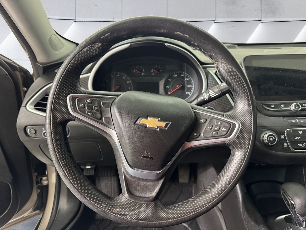 2022 Chevrolet Malibu photo 9