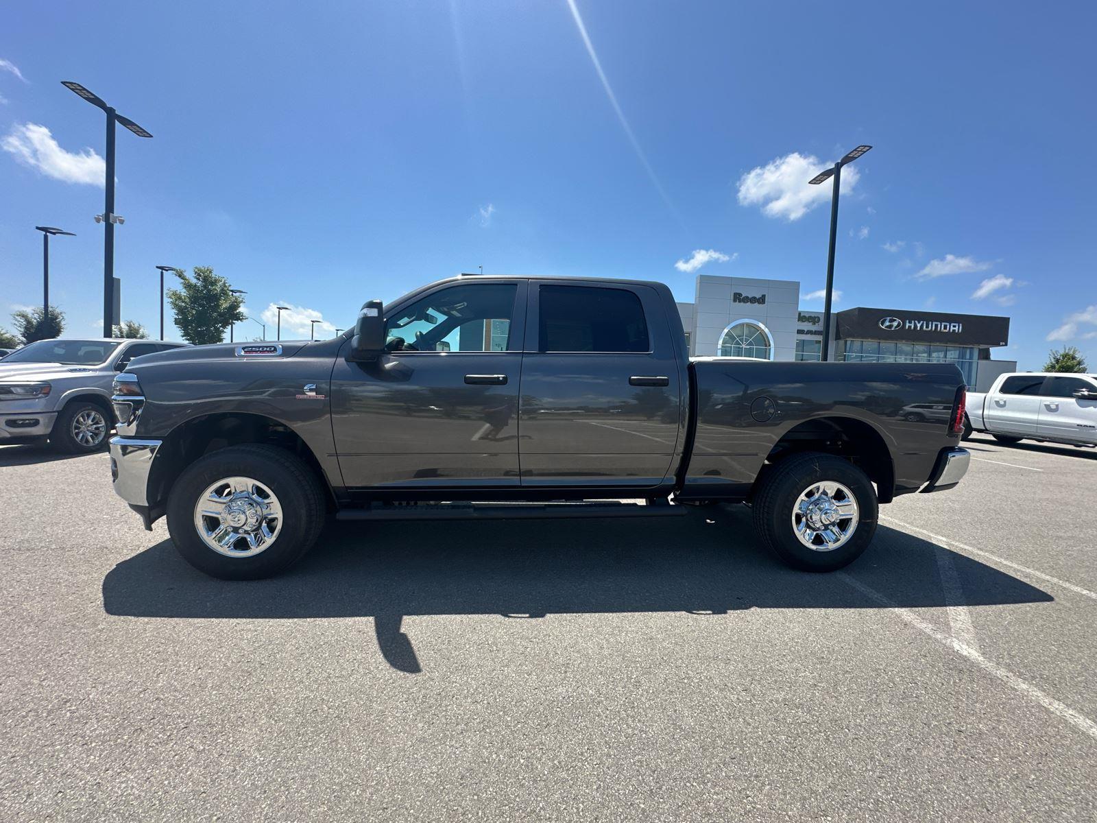2025 Ram 2500 Tradesman photo 2