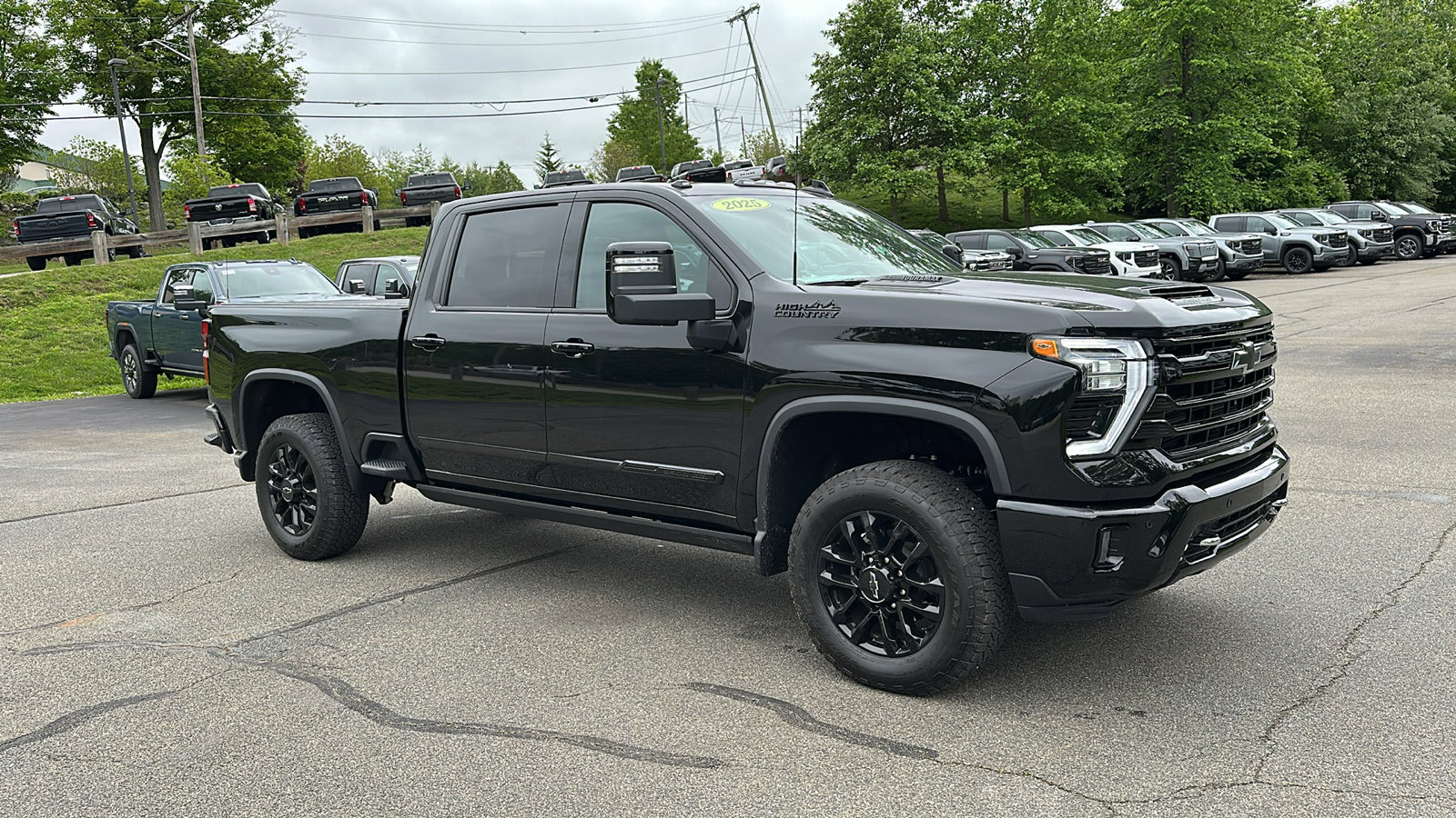 2025 Chevrolet Silverado 3500HD High Country photo 2