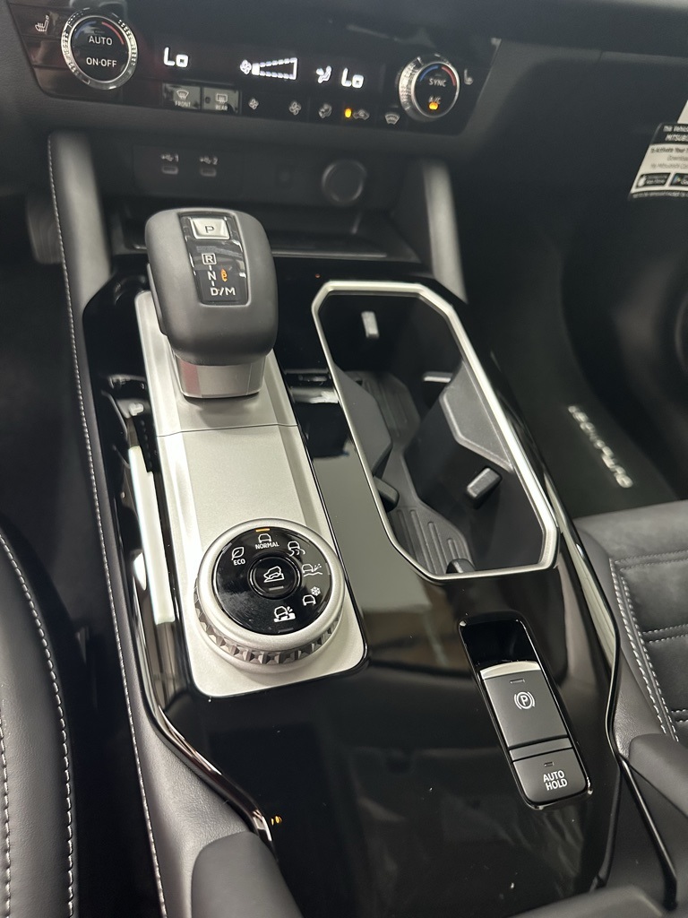 2025 Mitsubishi Outlander SE photo 27