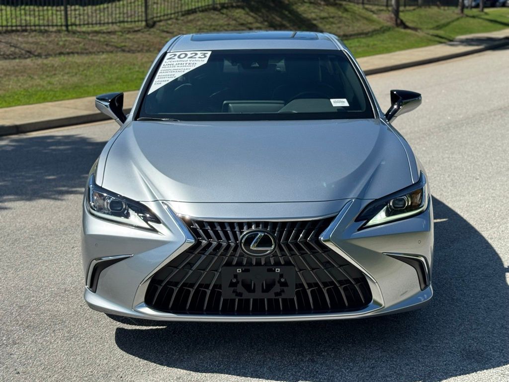 2023 Lexus ES 300h photo 4