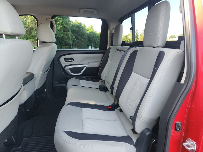 2021 Nissan Titan SV photo 11