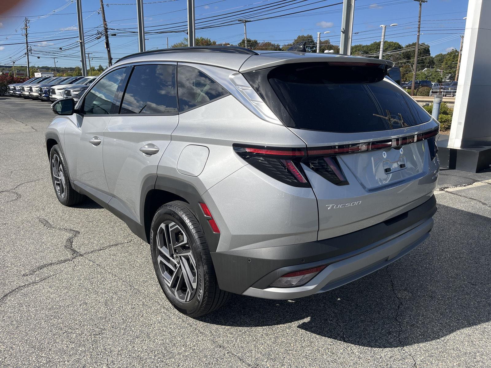 2025 Hyundai Tucson Hybrid Limited photo 4