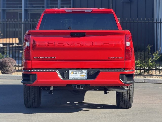 2025 Chevrolet Silverado 1500 Custom photo 4