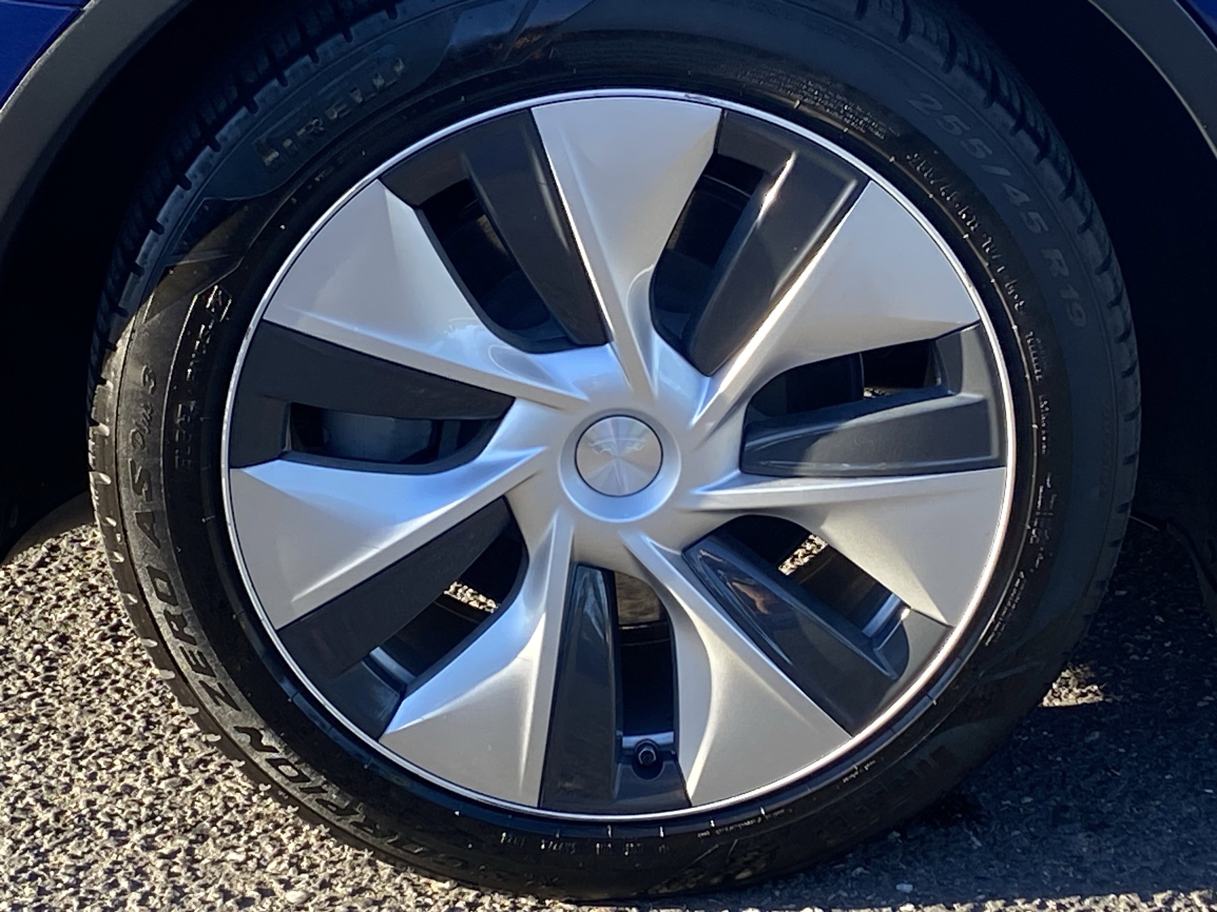 2021 Tesla Model Y Long Range photo 2