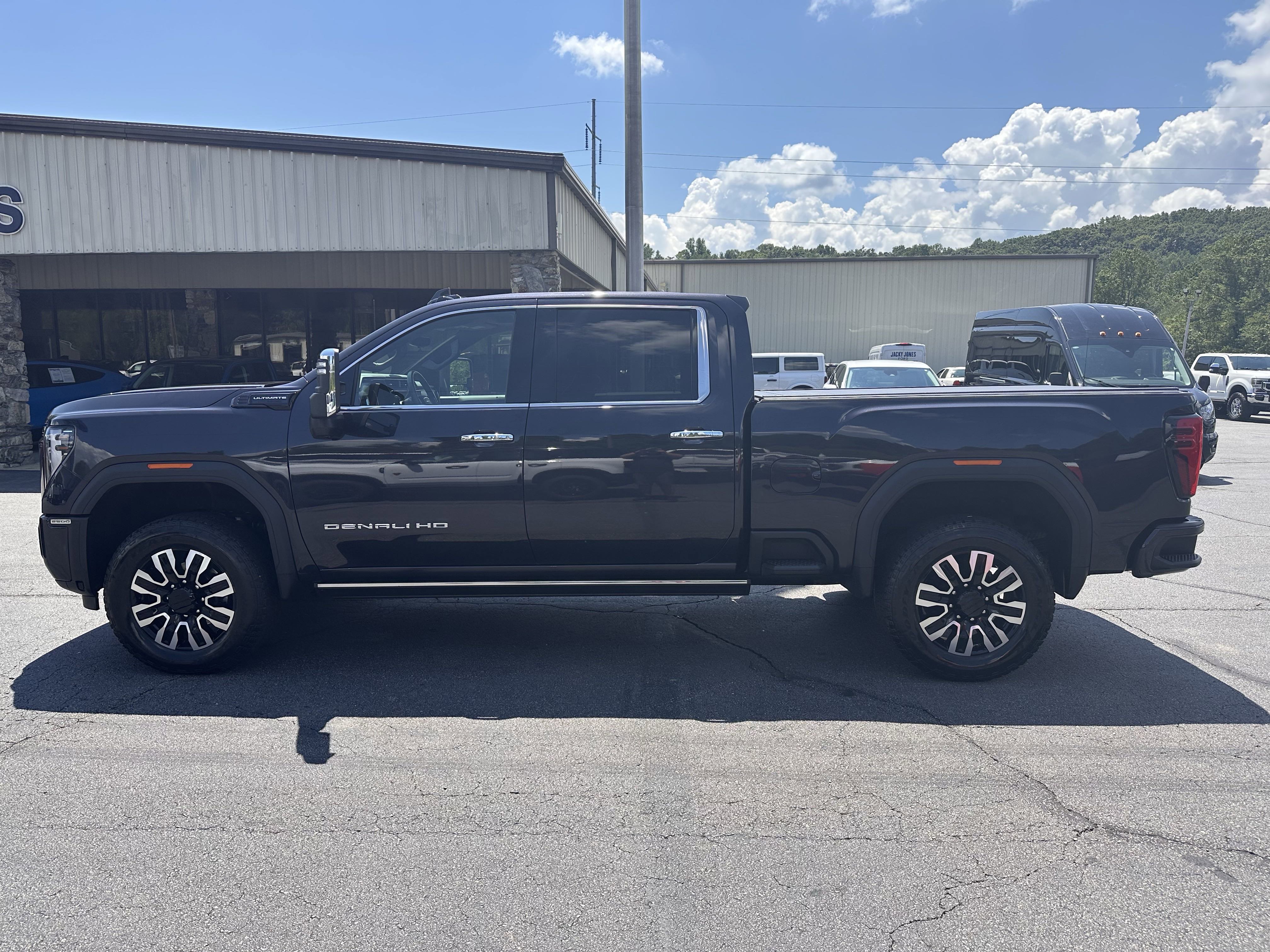2024 GMC Sierra 2500HD Denali Ultimate's photo