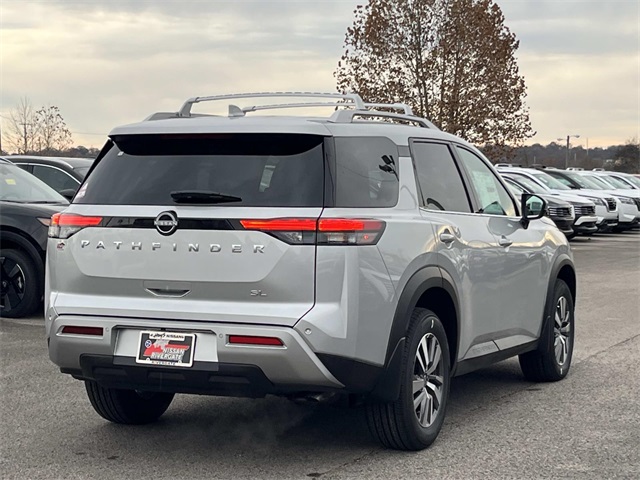 2025 Nissan Pathfinder SL photo 4