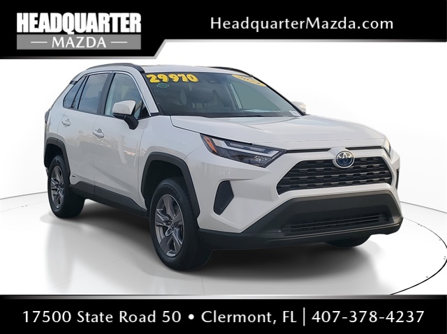 2024 Toyota RAV4 XLE's photo
