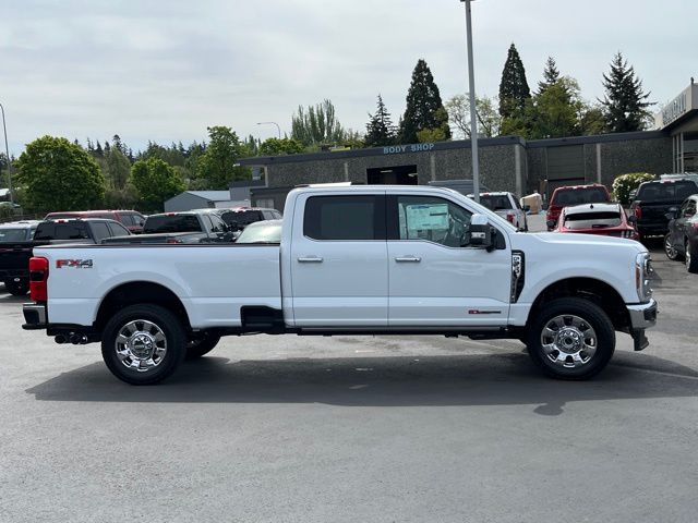 2025 Ford F-350 Lariat photo 4