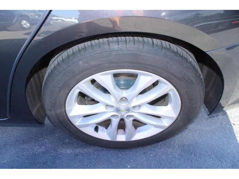 2016 Chevrolet Malibu 1LT photo 7