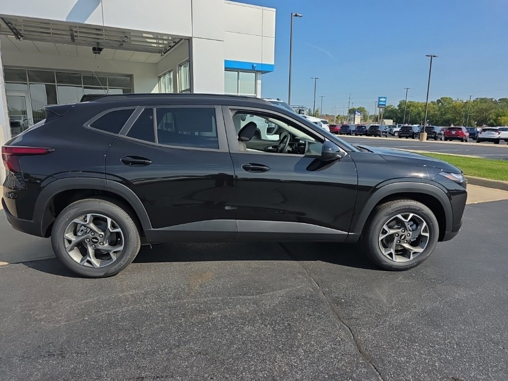2026 Chevrolet Trax LT photo 8