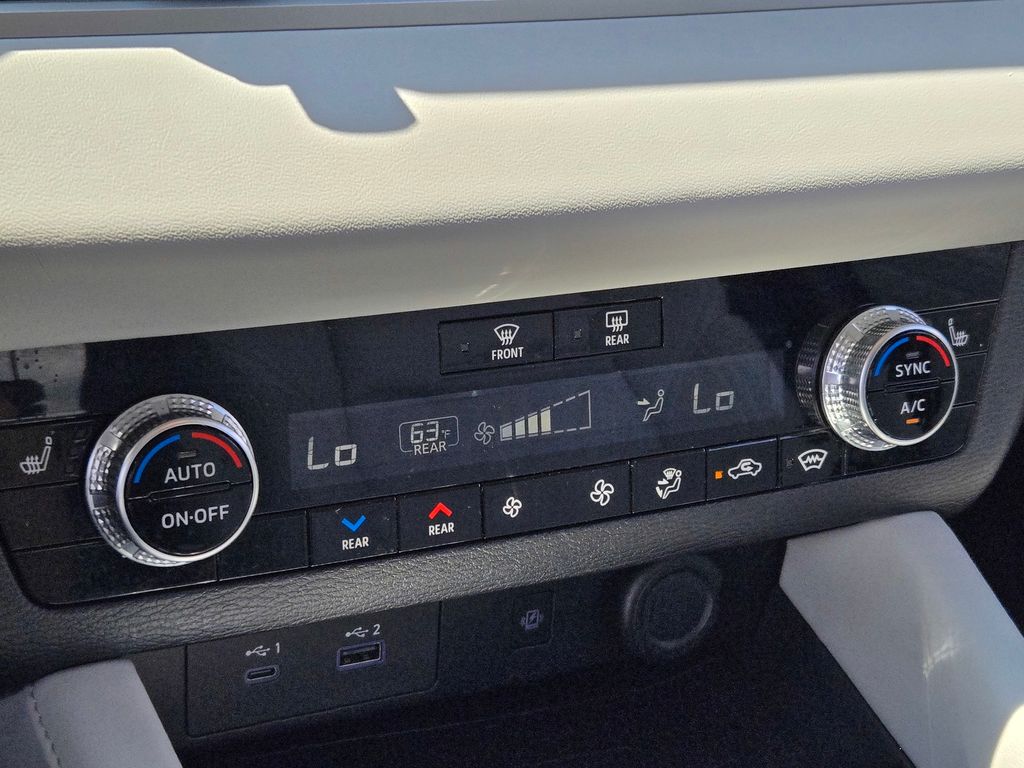 2023 Mitsubishi Outlander SEL photo 23