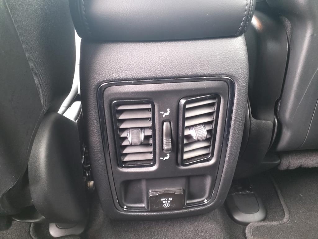 2020 Jeep Grand Cherokee Altitude photo 24