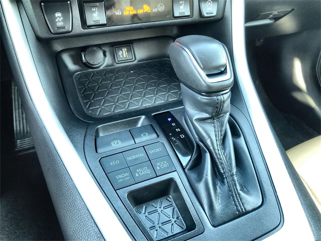 2025 Toyota RAV4 XLE Premium photo 11