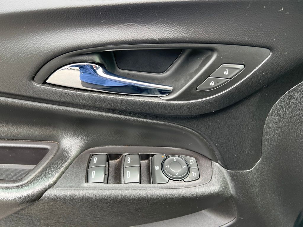2018 Chevrolet Equinox LT photo 12