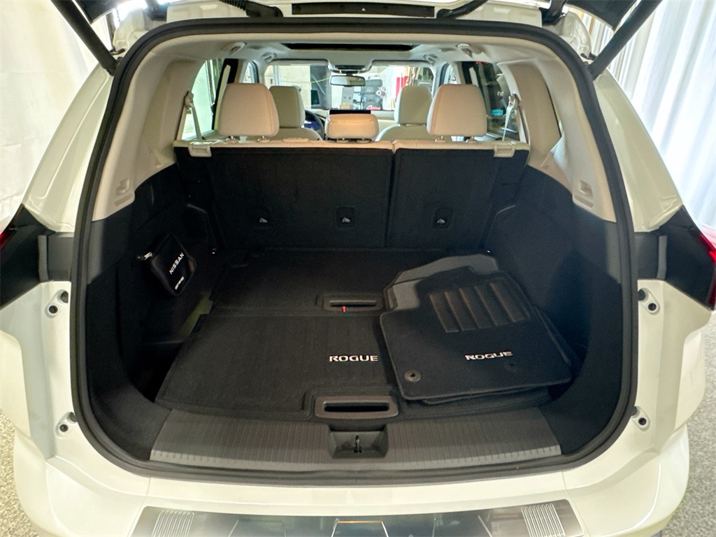 2025 Nissan Rogue SL photo 16