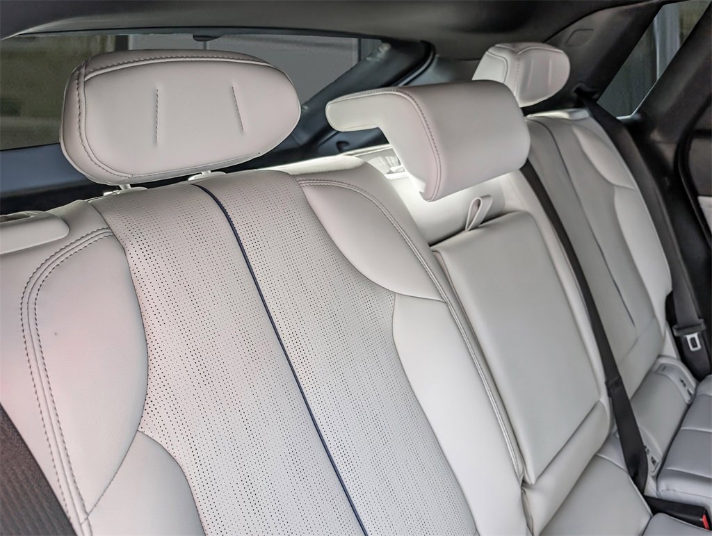 2026 Cadillac Lyriq Luxury photo 21