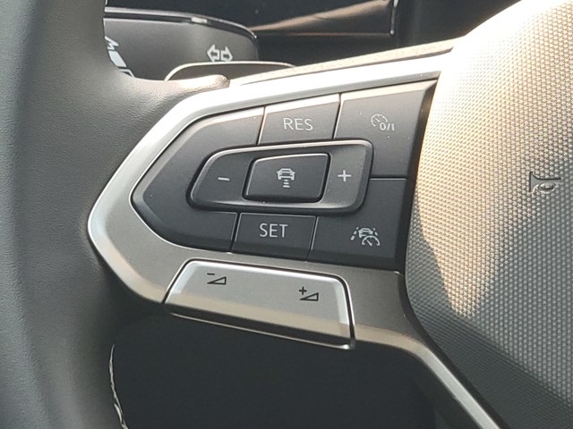 2026 Volkswagen Atlas Cross Sport SE Technology photo 25