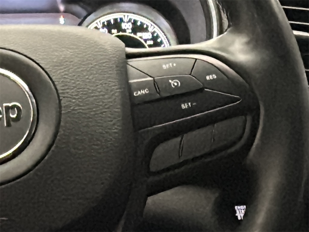 2020 Jeep Cherokee Trailhawk photo 16