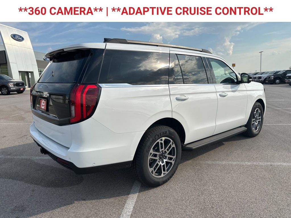 2025 Ford Expedition photo 4