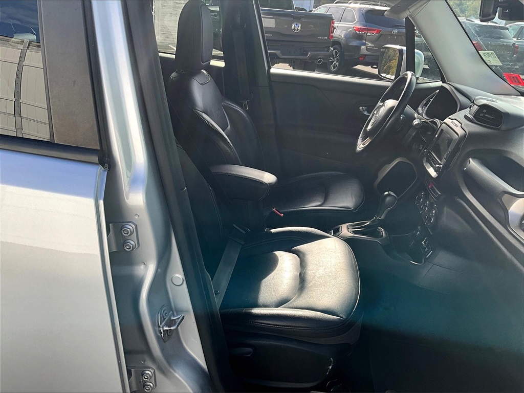 2017 Jeep Renegade Limited photo 9