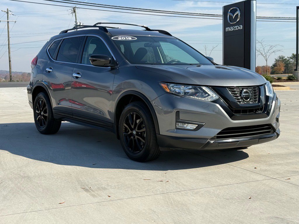 2018 Nissan Rogue SV photo 3