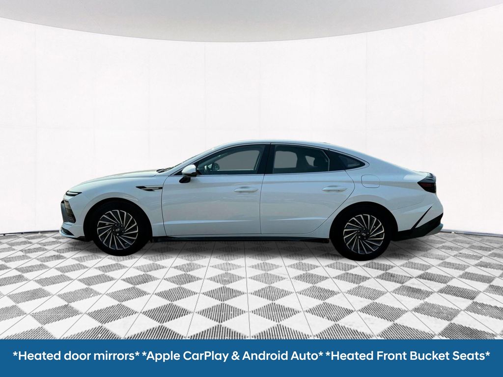 2025 Hyundai Sonata Hybrid SEL photo 2