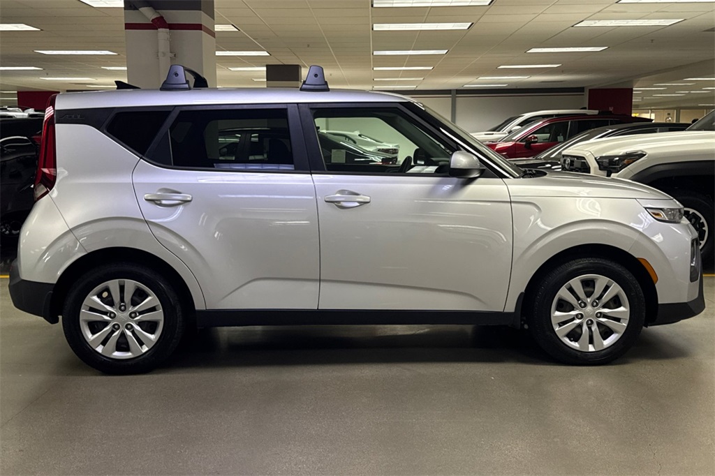 2020 Kia Soul LX photo 3