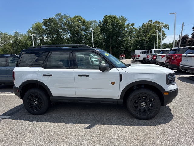 2025 Ford Bronco Sport Badlands photo 2